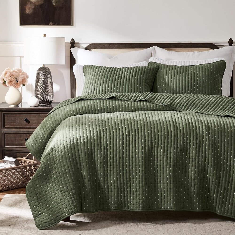 Olive Green Cross Stitch King Size Quilt Set, Striped Lightweight Soft